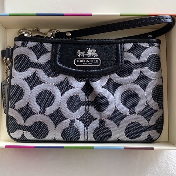 COACH wristlet - Picture 3 of 6